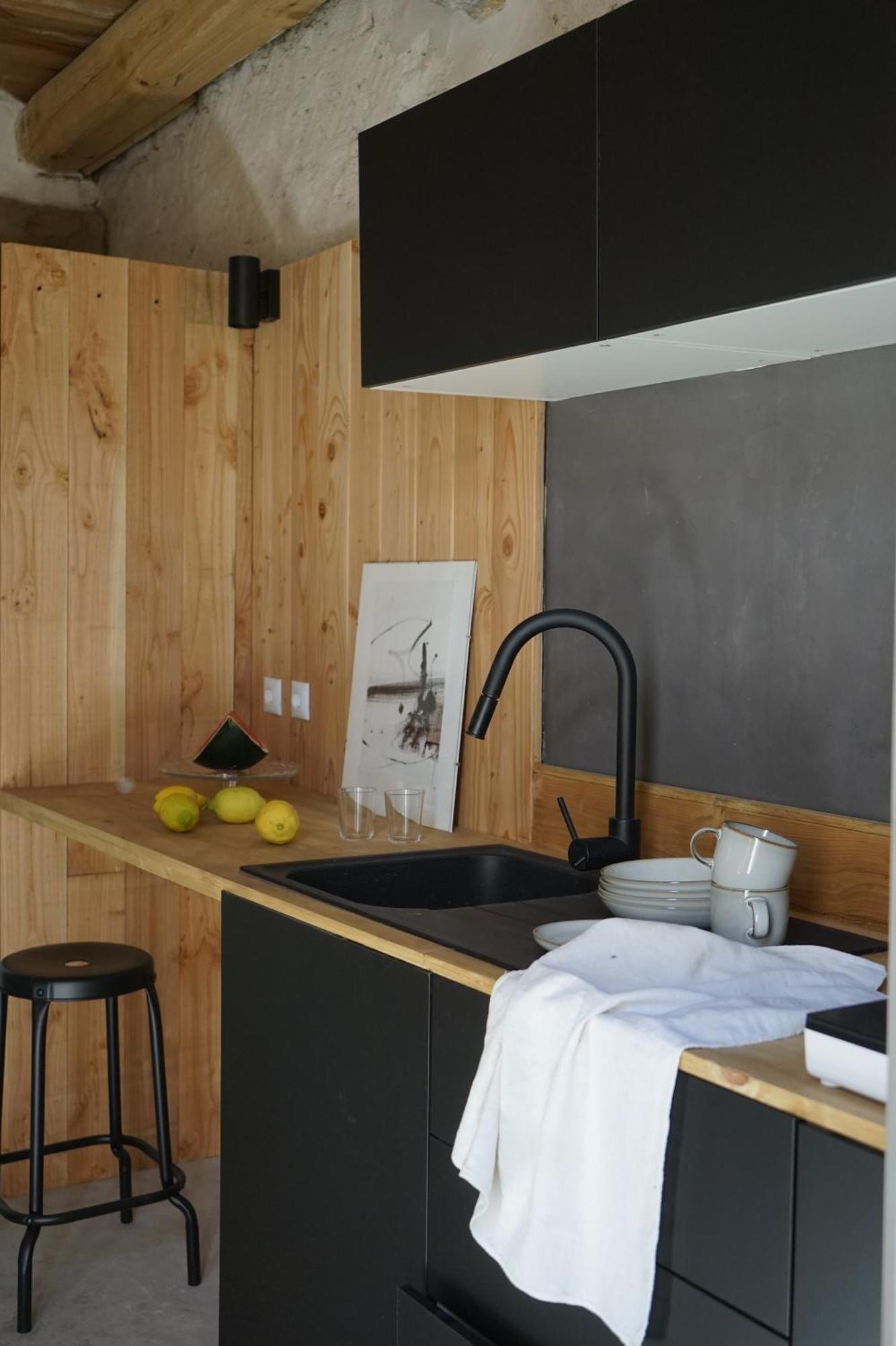 Can Tat, Loft In A Old Coach House Sant Jordi Desvalls Экстерьер фото